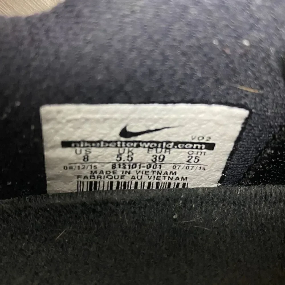 Nike flywire sneakers